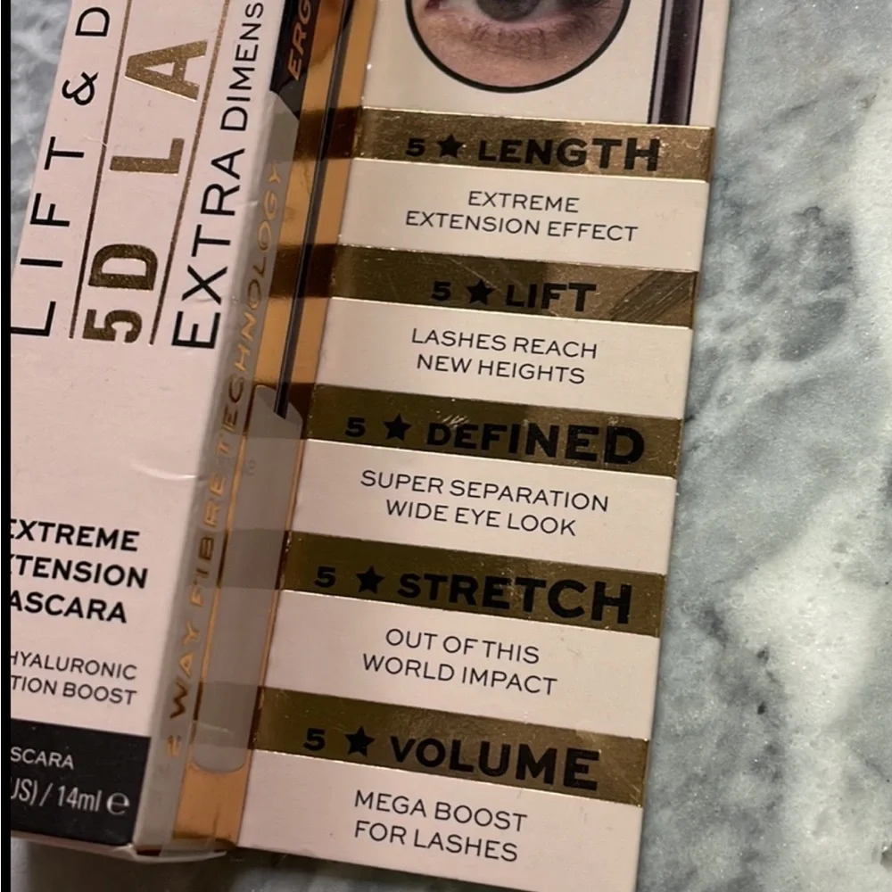 New Revolution Lift and Luminate‎ Mascara Black